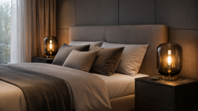 Rauchglas-Nachttischlampen: Eleganz fürs Schlafzimmer 8 - (Bildinhalt mit KI erstellt) - Bildinhalt mit KI erstellt Rauchglas Nachttischlampen - Bildinhalt mit KI erstellt